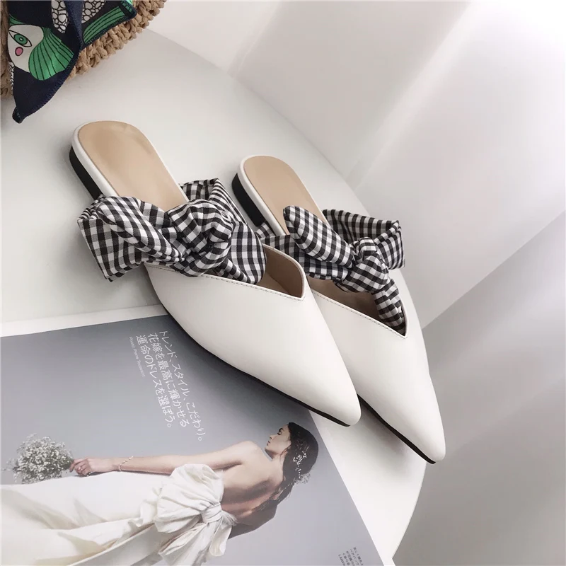 2019 Summer Sweet Butterfly Knot Plaid Slides Mules Shoes Women Pointed Toe White Black Soft Leather Bow Slippers Female Shoes
2019 Summer Sweet Butterfly Knot Plaid Slides Mules Shoes Women Pointed Toe White Black Soft Leather Bow Slippers Female Shoes