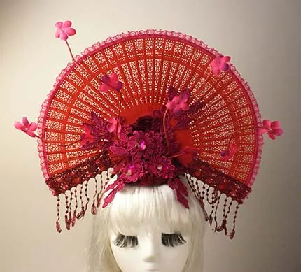 Chinese wind red exaggerated fan hair ball catwalk catwalk shows the fashion see see colour makeup contest headdress
Chinese wind red exaggerated fan hair ball catwalk catwalk shows the fashion see see colour makeup contest headdress