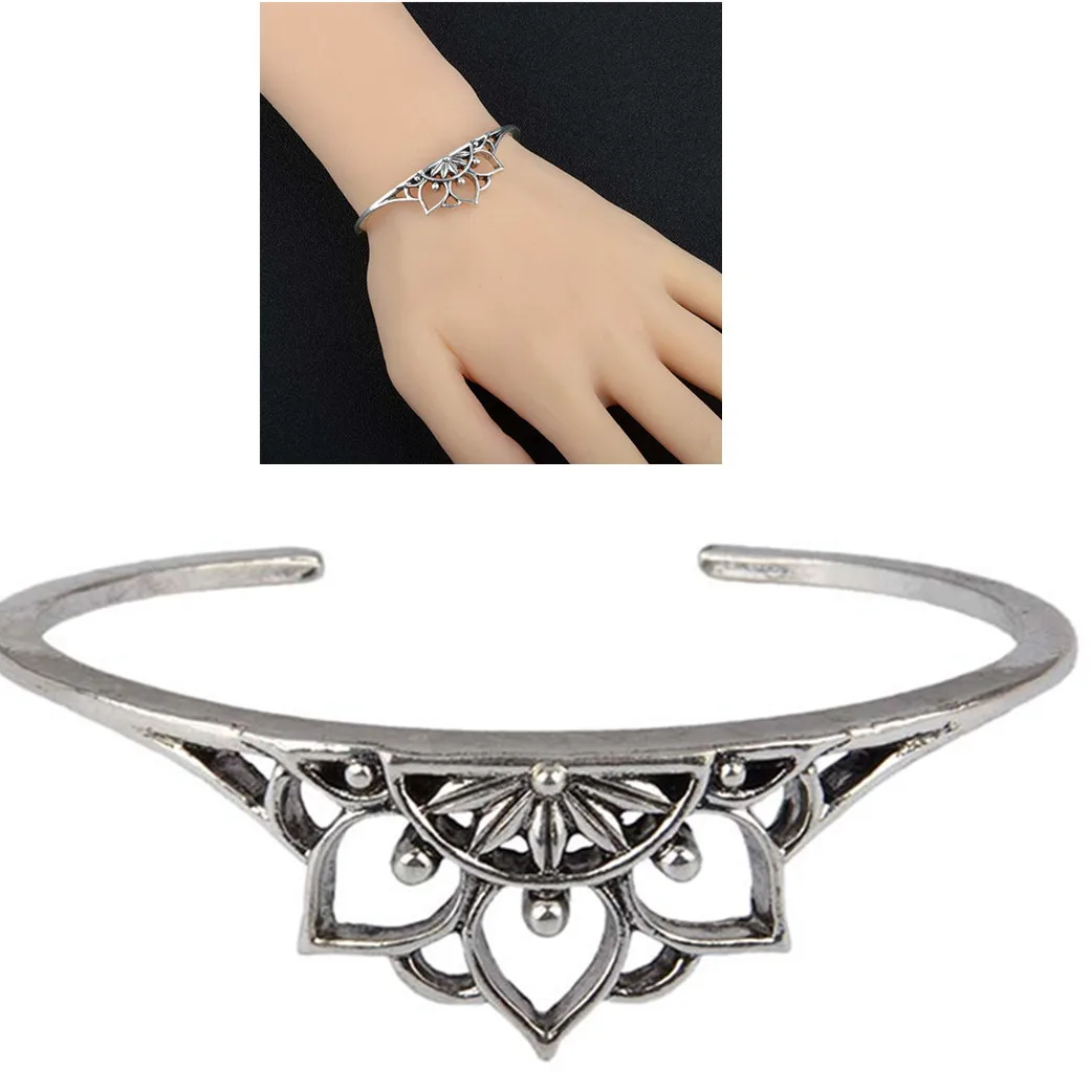 Carved Boho Hollow Flower Open Bracelets & Bangles Ethnic Vintage Cuff Bangle Fashion Jewelry For Women
Carved Boho Hollow Flower Open Bracelets & Bangles Ethnic Vintage Cuff Bangle Fashion Jewelry For Women