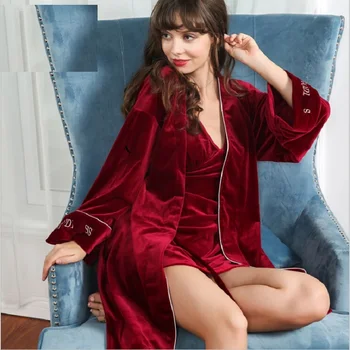 Robe and Gown Set Women 2019 Spring Warm Velvet Thick Homewear NightShirts Robe Sets Lady Sexy Red Bath Robes Sleepwear Set
Robe and Gown Set Women 2019 Spring Warm Velvet Thick Homewear NightShirts Robe Sets Lady Sexy Red Bath Robes Sleepwear Set