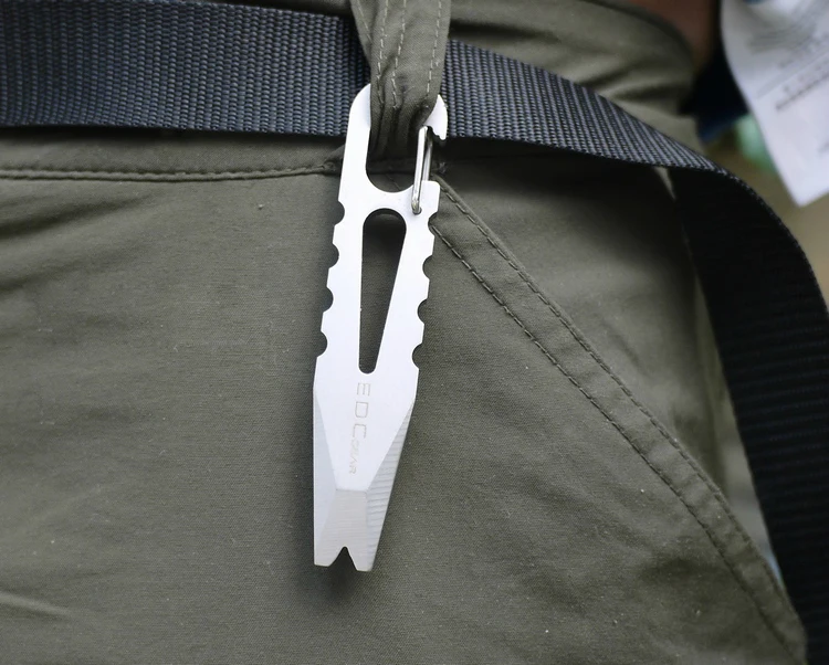 Gadget for man Multitool Self Defense Weapon Bushcraft Outdoor EDC keychain carabiner gear pocket Camp Tool Survival Kit
Gadget for man Multitool Self Defense Weapon Bushcraft Outdoor EDC keychain carabiner gear pocket Camp Tool Survival Kit