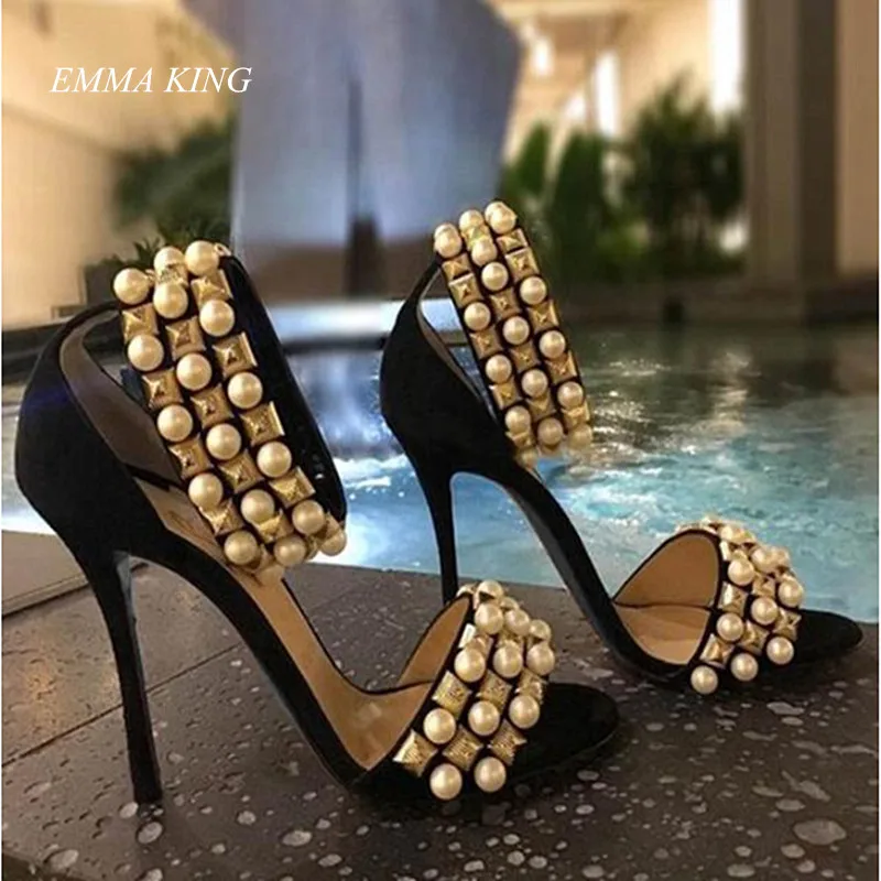 New Pearl Rivets Studded Designer Women Gladiator Sandals Open Toe Stilettos Ladies Shoes Summer Back Zipper High Heels Sandals
New Pearl Rivets Studded Designer Women Gladiator Sandals Open Toe Stilettos Ladies Shoes Summer Back Zipper High Heels Sandals