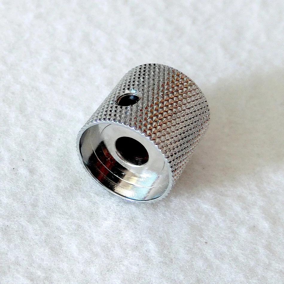 Guitar parts Chrome bass knob with screw hole Brass Dome guitar knob 6mm split shaft chrome color
Guitar parts Chrome bass knob with screw hole Brass Dome guitar knob 6mm split shaft chrome color