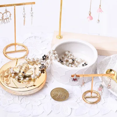 Porcelain Makeup Organizer Gold Bee Design Jewelry Box with lid Dressing Table Cosmetic Organizer Ring Necklace Display holder
Porcelain Makeup Organizer Gold Bee Design Jewelry Box with lid Dressing Table Cosmetic Organizer Ring Necklace Display holder