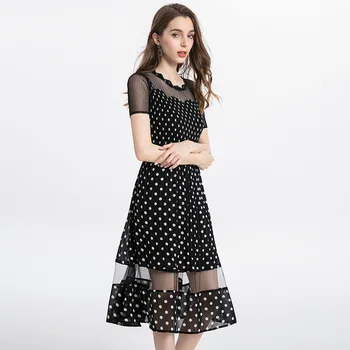 Fashion dot prints Pleated Women Summer Dress
Fashion dot prints Pleated Women Summer Dress