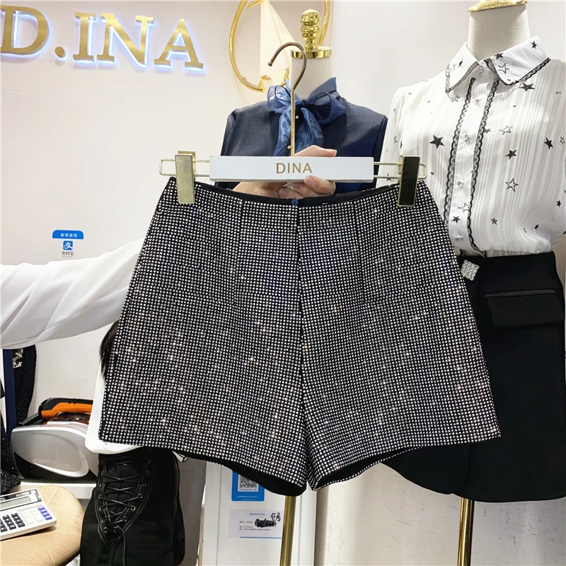 2019 Runway Chic Women Cropped metal-stamped crystal-embellished blingin' rhinestone Sparkle Sequined diamonte Shorts
2019 Runway Chic Women Cropped metal-stamped crystal-embellished blingin' rhinestone Sparkle Sequined diamonte Shorts