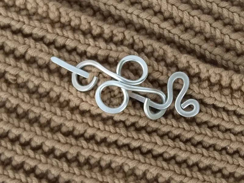 Original Design Women Unique Aluminium Oxide Shawl Pin with Stick Silver Scarf Clip Wedding Brooches Jewelry Unusual Gift
Original Design Women Unique Aluminium Oxide Shawl Pin with Stick Silver Scarf Clip Wedding Brooches Jewelry Unusual Gift