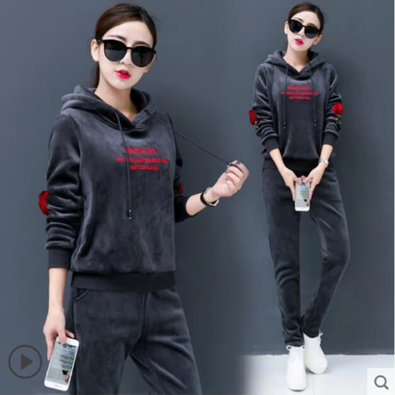 Women Sportswear 2pcs Set Winter Warm Velour Tracksuit Two Piece Set Long Sleeve Hoodies And Pants sweat suits women Outfits
Women Sportswear 2pcs Set Winter Warm Velour Tracksuit Two Piece Set Long Sleeve Hoodies And Pants sweat suits women Outfits