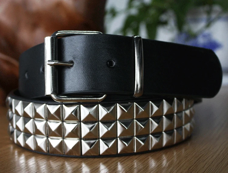 Stud strap