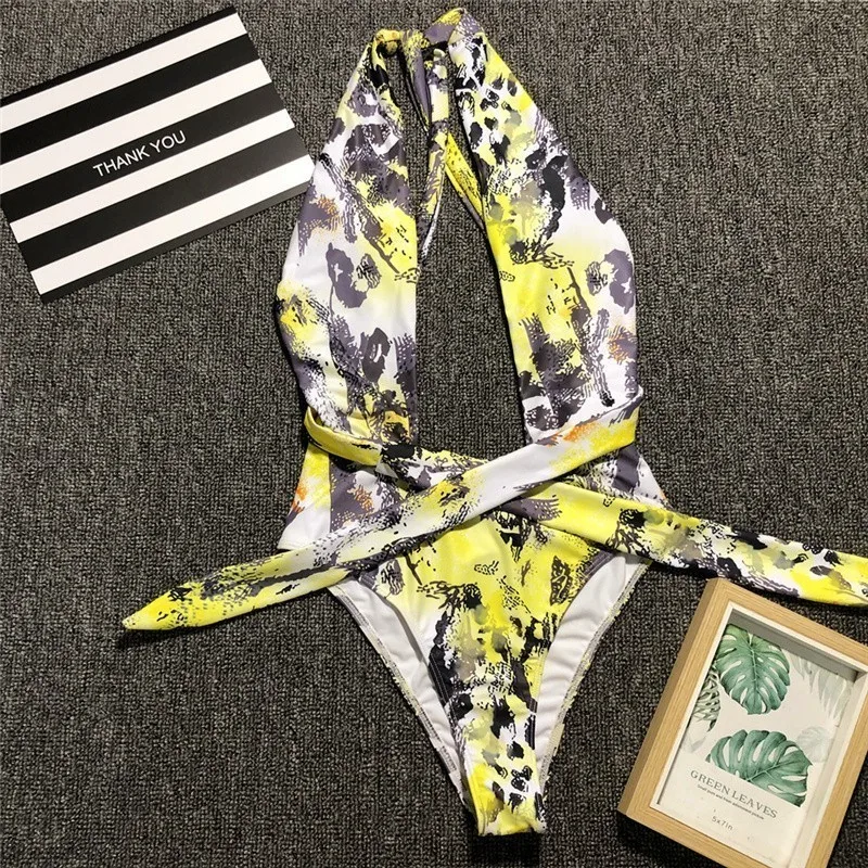 2019 Deep V Bathing Suit Female Monokini Halter Women One-piece Suits Sexy Bikini Swimwear New Brazilian Leopard Yellow Swimsuit
2019 Deep V Bathing Suit Female Monokini Halter Women One-piece Suits Sexy Bikini Swimwear New Brazilian Leopard Yellow Swimsuit
