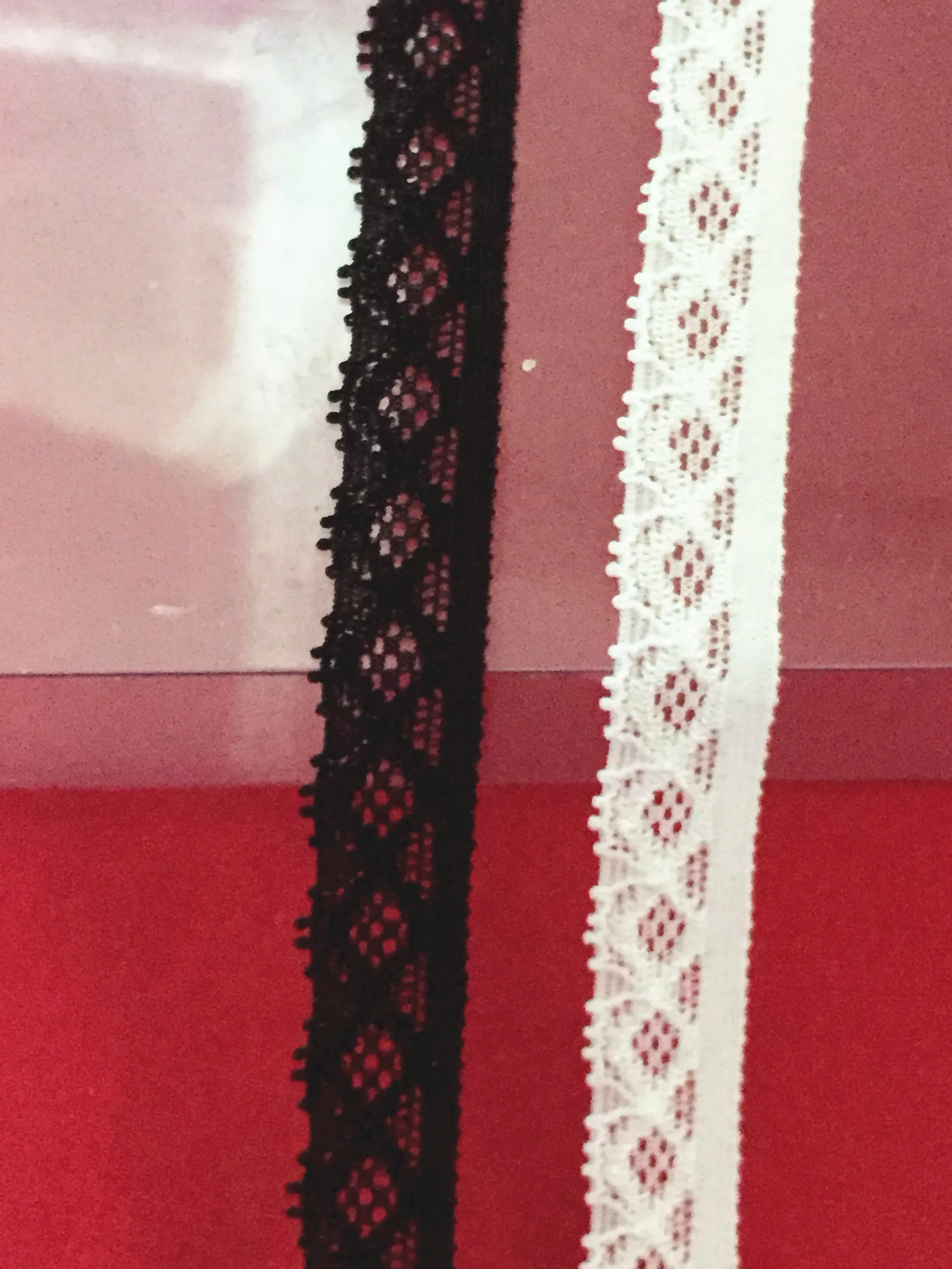 1cm width 90meters/lot ivory black color stretch lace trim elastic lace band high quality
1cm width 90meters/lot ivory black color stretch lace trim elastic lace band high quality