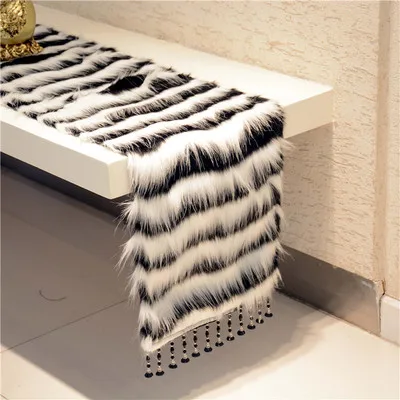 New European fashion luxury plush Runner white&black cream two-tone table Table bed runner mat Runner beauty Dec Home Dec FG757
New European fashion luxury plush Runner white&black cream two-tone table Table bed runner mat Runner beauty Dec Home Dec FG757