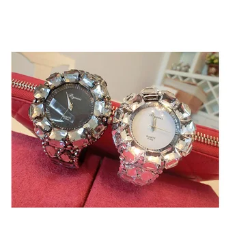 Luxury Women Quartz Watches Floral Design Women Bracelet Watches Fashion Women Wristwatches relogio feminino LS-011
Luxury Women Quartz Watches Floral Design Women Bracelet Watches Fashion Women Wristwatches relogio feminino LS-011