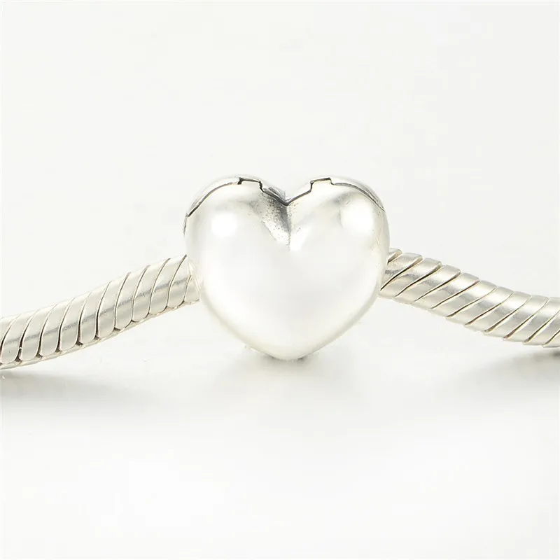 New 100% 925 Sterling Silver Jewelry Love Heart Clip Stopper Charm Bead Suitable for Pandora Style Charm Bracelets & Necklaces
New 100% 925 Sterling Silver Jewelry Love Heart Clip Stopper Charm Bead Suitable for Pandora Style Charm Bracelets & Necklaces