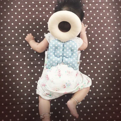 Baby head protection pad toddler head pillow baby cute wings drop pad summer grid model
Baby head protection pad toddler head pillow baby cute wings drop pad summer grid model