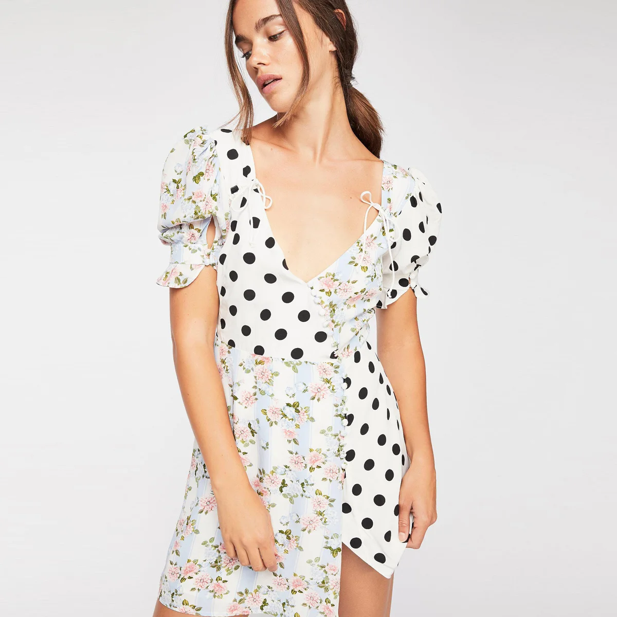 Jastie Super sweet ultra-femme Mixed print Mini Dress Drawstring V-Neck Button Women Dresses Short Puff Sleeve Summer Dress 2019
Jastie Super sweet ultra-femme Mixed print Mini Dress Drawstring V-Neck Button Women Dresses Short Puff Sleeve Summer Dress 2019