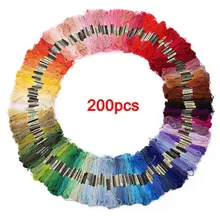 200 мотки разноцветной пряжи для вышивки крестом и спицами