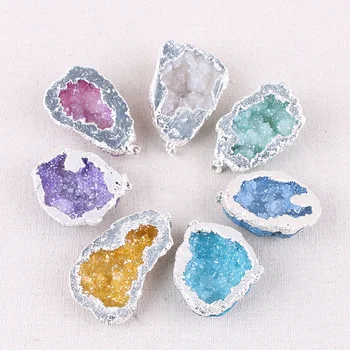 7pcs Natural agate crystal hole pendant natural treasure basin sweater chain stone necklace pendant pendant.
7pcs Natural agate crystal hole pendant natural treasure basin sweater chain stone necklace pendant pendant.
