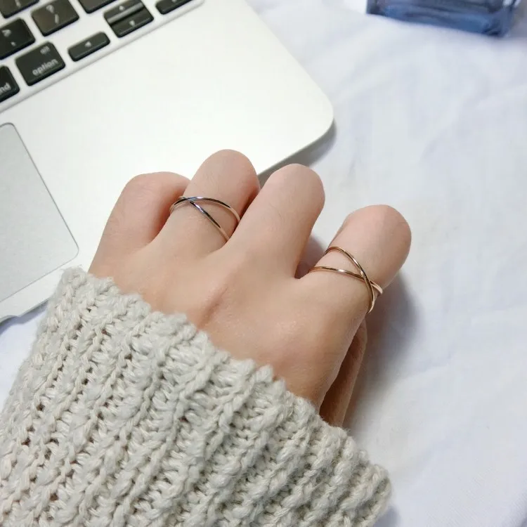 Korean Fashion Simple Gold Silver Color Ring Geometric Hollow Out Metal Cross Joint Rings for Women Girls Jewelry Gifts 2019
Korean Fashion Simple Gold Silver Color Ring Geometric Hollow Out Metal Cross Joint Rings for Women Girls Jewelry Gifts 2019