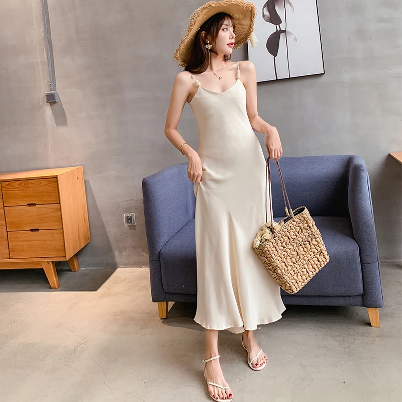 Summer dress for women 2019 new mid-long mid-calf sling with gentle chic French Xiaozhong A-shaped
Summer dress for women 2019 new mid-long mid-calf sling with gentle chic French Xiaozhong A-shaped