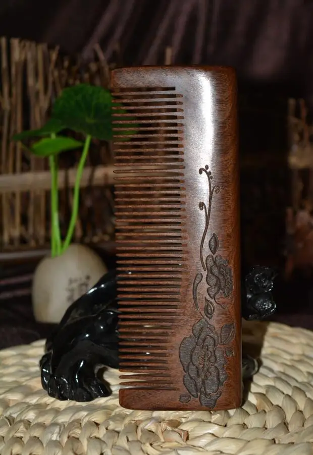 ZGTGLAD 1pcs Natural Health Care black gold Sandalwood Hair Comb Anti-static Beard Comb Comb Of Hair Brush Hairbrush Men Women
ZGTGLAD 1pcs Natural Health Care black gold Sandalwood Hair Comb Anti-static Beard Comb Comb Of Hair Brush Hairbrush Men Women