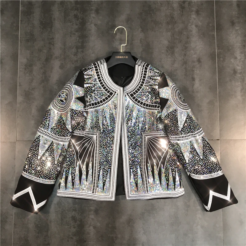 New spring 2019 heavy industry sequined sequined stars abstractly embroidered jacket jacket.
New spring 2019 heavy industry sequined sequined stars abstractly embroidered jacket jacket.