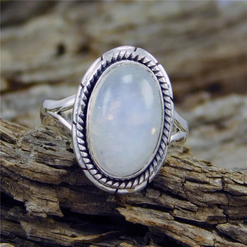 Moda Mujer Rings for Women Wedding White Moonstone Ring Crystal Rings Gift Luxury Jewelry Bague Femme Girl Anillos O5N476
Moda Mujer Rings for Women Wedding White Moonstone Ring Crystal Rings Gift Luxury Jewelry Bague Femme Girl Anillos O5N476