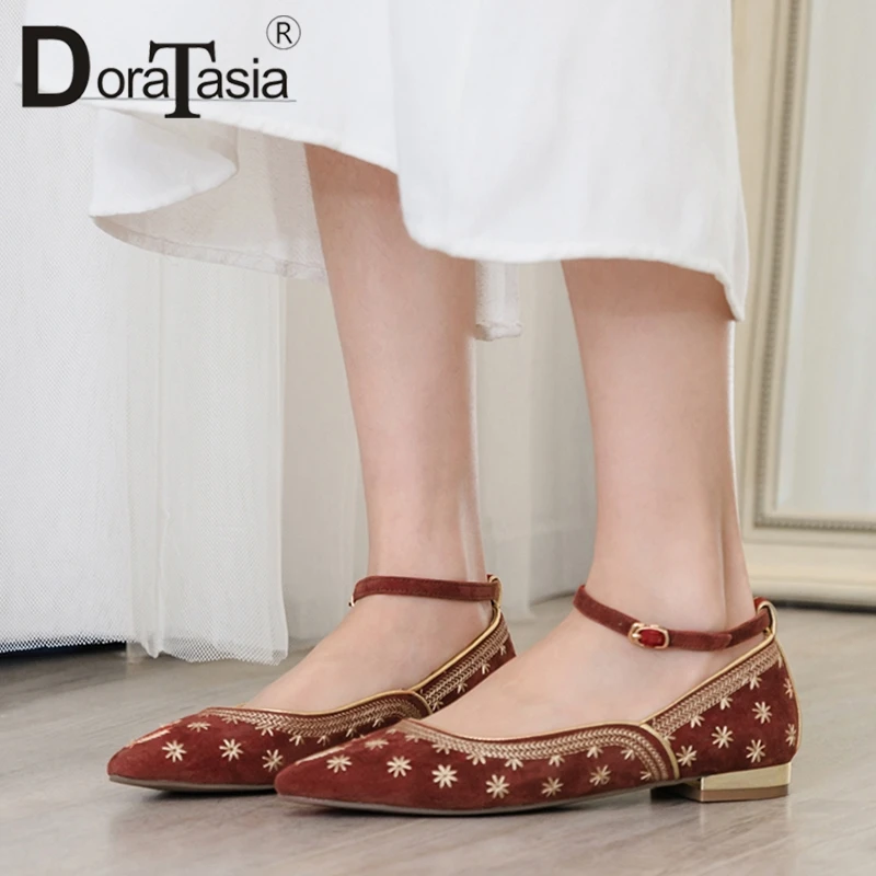 DoraTasia 2019 New Big Size 33-41 Genuine Kid Suede Pumps Woman Mixed Color 1.5cm Low Heels Casual Spring Pumps Female Shoes
DoraTasia 2019 New Big Size 33-41 Genuine Kid Suede Pumps Woman Mixed Color 1.5cm Low Heels Casual Spring Pumps Female Shoes