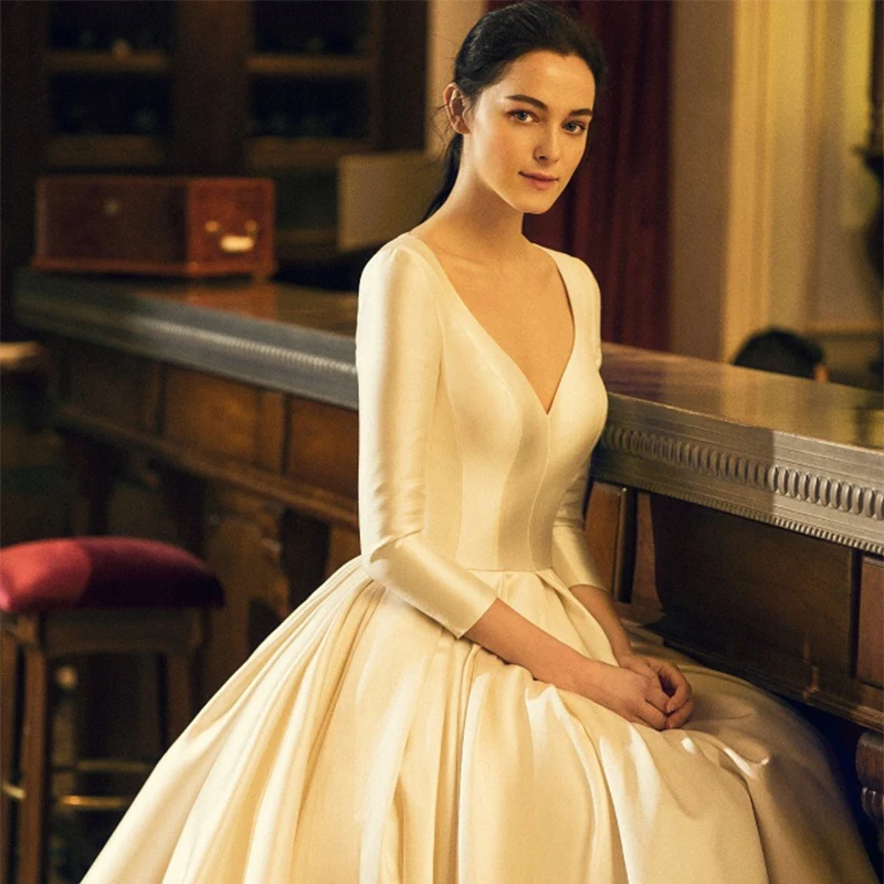 Simple A Line Wedding Dresses Satin Half Sleeves V-neck Bridal Gowns 100cm Train Elegant Robe De Mariage
Simple A Line Wedding Dresses Satin Half Sleeves V-neck Bridal Gowns 100cm Train Elegant Robe De Mariage