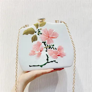 Embroidery Pink Flower Evening Bag Vintage Wedding Bags Women PU Flap Casual Clutch Bags Party Minaudiere Handbags Purse Female
Embroidery Pink Flower Evening Bag Vintage Wedding Bags Women PU Flap Casual Clutch Bags Party Minaudiere Handbags Purse Female