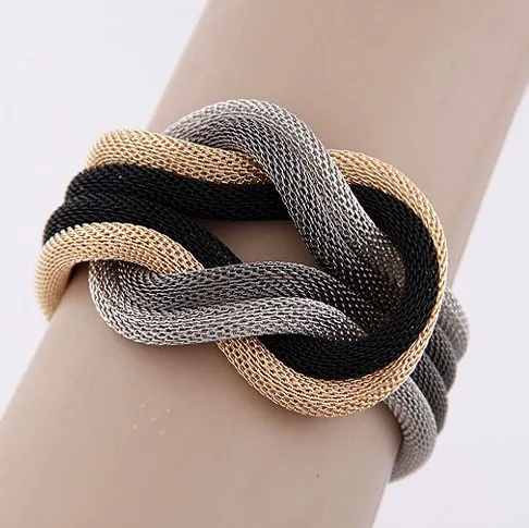 New Fashion Ladies gold chain Leather bracelets delicate wild temperament women bangle gift jewelry
New Fashion Ladies gold chain Leather bracelets delicate wild temperament women bangle gift jewelry