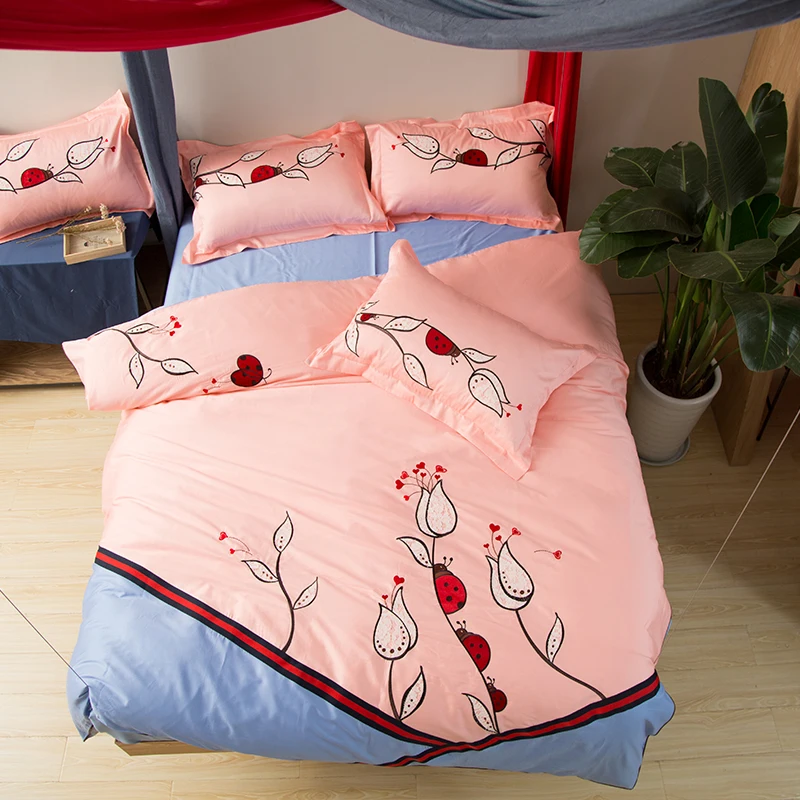 Egyptian cotton Bedding Sets Queen King Soft Bedclothes Embroidery Comforter Duvet Cover Set With Pillowcases 4pc Bed Set Home S
Egyptian cotton Bedding Sets Queen King Soft Bedclothes Embroidery Comforter Duvet Cover Set With Pillowcases 4pc Bed Set Home S