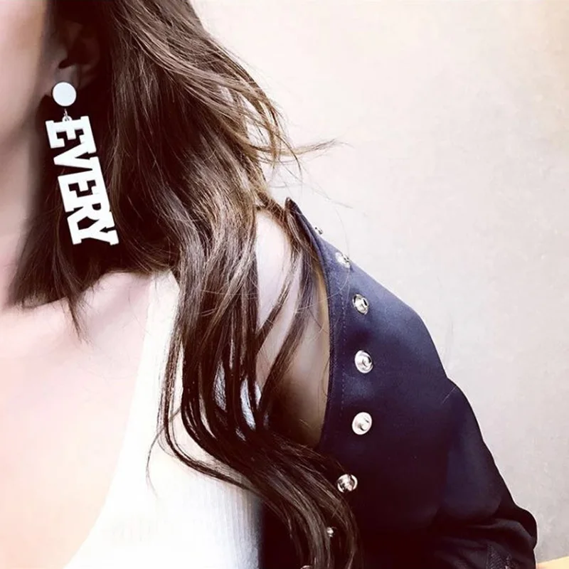 Classic Asymmetric Key Letter hiphop Earrings for Women Fashion Letter "EVERY" Acrylic earring Jewelry Wholsale E18074
Classic Asymmetric Key Letter hiphop Earrings for Women Fashion Letter "EVERY" Acrylic earring Jewelry Wholsale E18074