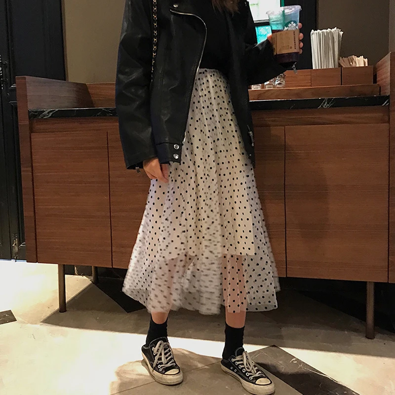 Spring women's Korean version of the dot loose mesh skirt high waist A-line skirt Office Lady
Spring women's Korean version of the dot loose mesh skirt high waist A-line skirt Office Lady