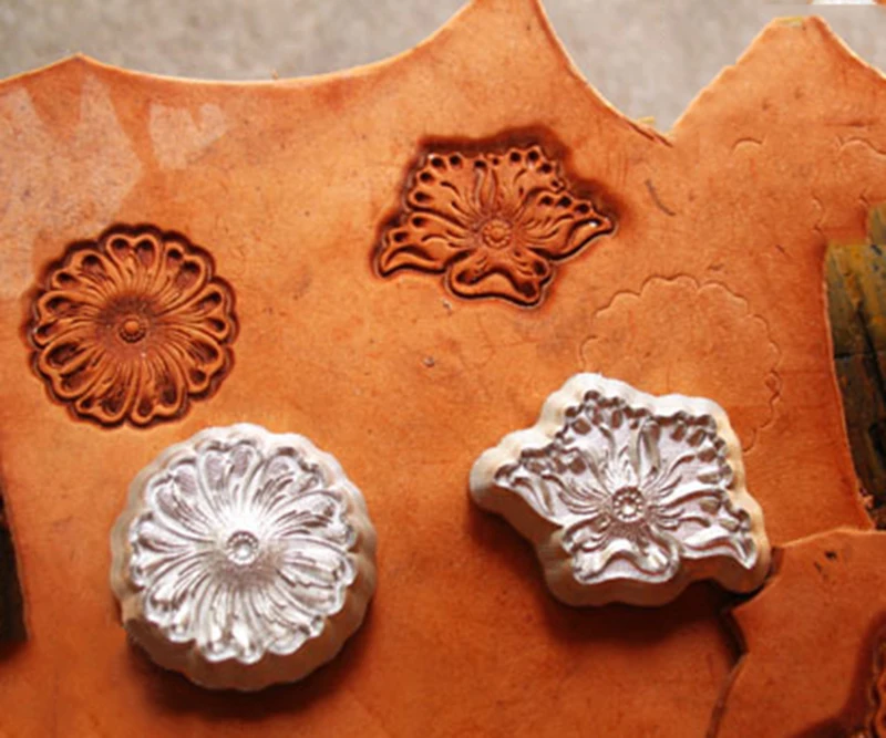 Flower pattern Hand-work unique design leather working tools carving punches stamp craft leather with leather carving tools
Flower pattern Hand-work unique design leather working tools carving punches stamp craft leather with leather carving tools