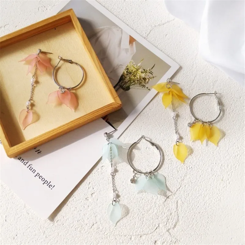 Geometric Asymmetric Plant Petal Alloy Earrings Fashion Sweet Pearl Long Pendant Earrings Female Trendy Glamorous Jewelry Gift
Geometric Asymmetric Plant Petal Alloy Earrings Fashion Sweet Pearl Long Pendant Earrings Female Trendy Glamorous Jewelry Gift