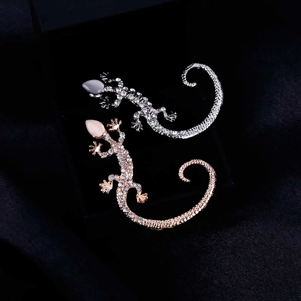 "Lizyy" - Shiny lizard earring 5