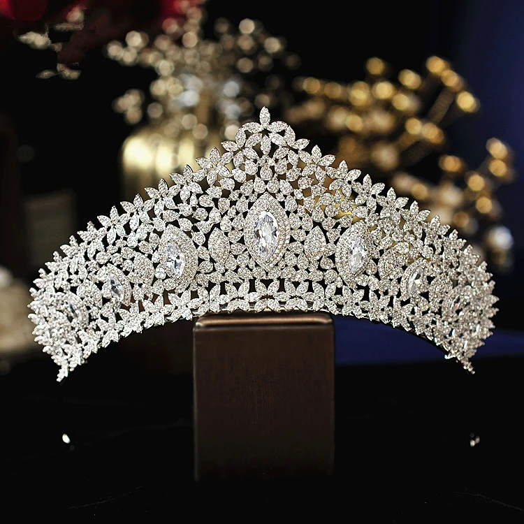 Micro Paved Full Cubic Zircon Tiara Luxury Zirconia Crown Wedding Hair Accessories Bride Large CZ Coroa Novia Diadam WIGO1200
Micro Paved Full Cubic Zircon Tiara Luxury Zirconia Crown Wedding Hair Accessories Bride Large CZ Coroa Novia Diadam WIGO1200