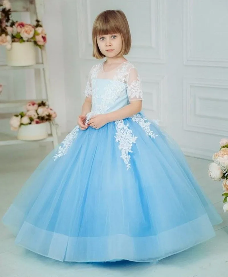 Lovely High Quality Tulle Flower Girl Dress with Lace Appliuqes Bow V-Back Half Sleeves Custom Made Girls Pageant Gowns Vestidos
Lovely High Quality Tulle Flower Girl Dress with Lace Appliuqes Bow V-Back Half Sleeves Custom Made Girls Pageant Gowns Vestidos