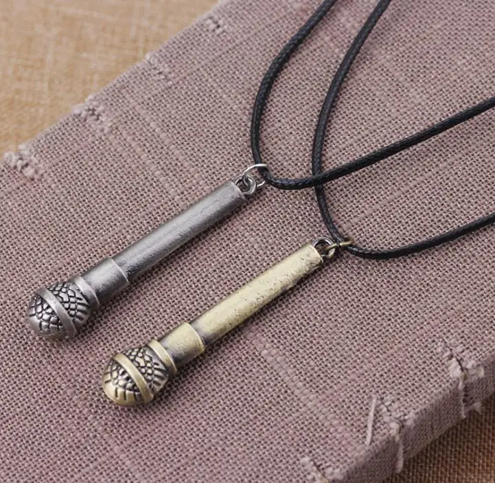 Anime Hatsune Microphone Pendant Choker Necklace Rock Punk Accessories Personality Leather chain Alloy Men Women Jewelry Gift
Anime Hatsune Microphone Pendant Choker Necklace Rock Punk Accessories Personality Leather chain Alloy Men Women Jewelry Gift