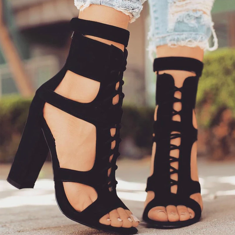 Фото Женские босоножки из флока на высоком каблуке со шнуровкой | Обувь