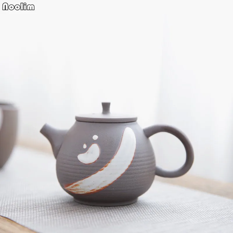 NOOLIM 260ml Hand-painted Coarse Pottery Teapot Ceramic Teapot Chinese Style Zen Small Kettle Retro Kung Fu Teapot Drinkware
NOOLIM 260ml Hand-painted Coarse Pottery Teapot Ceramic Teapot Chinese Style Zen Small Kettle Retro Kung Fu Teapot Drinkware