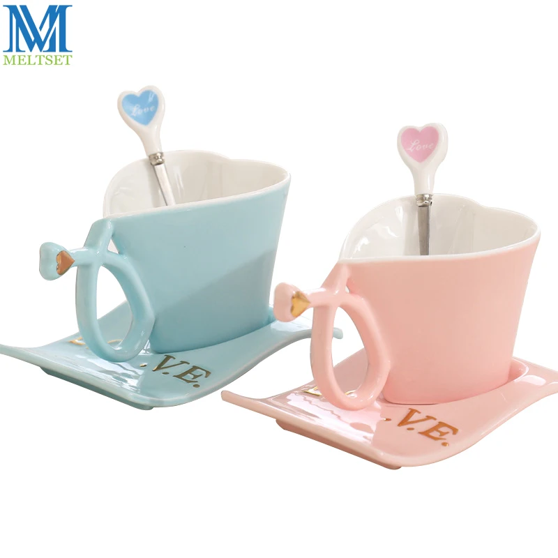 Meltset 1 Set Heart Shape Ceramic Coffee Cup Set Coffee Cup+Saucer+Spoon Creative Tea Cup Set For Couple Valentines Gift
Meltset 1 Set Heart Shape Ceramic Coffee Cup Set Coffee Cup+Saucer+Spoon Creative Tea Cup Set For Couple Valentines Gift