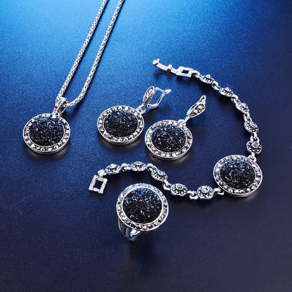 4 PCS Turkish Jewelry Black Round Broken Stone Resin Antique Silver Necklace Bracelet Earrings Ring Set For Women Wholesale
4 PCS Turkish Jewelry Black Round Broken Stone Resin Antique Silver Necklace Bracelet Earrings Ring Set For Women Wholesale
