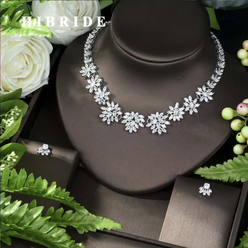 HIBRIDE Hot Selling Elegant Noble Clear Bright CZ Flowers Jewelry Set White Gold-Color Charm Necklace for Bridal Wedding N-951
HIBRIDE Hot Selling Elegant Noble Clear Bright CZ Flowers Jewelry Set White Gold-Color Charm Necklace for Bridal Wedding N-951