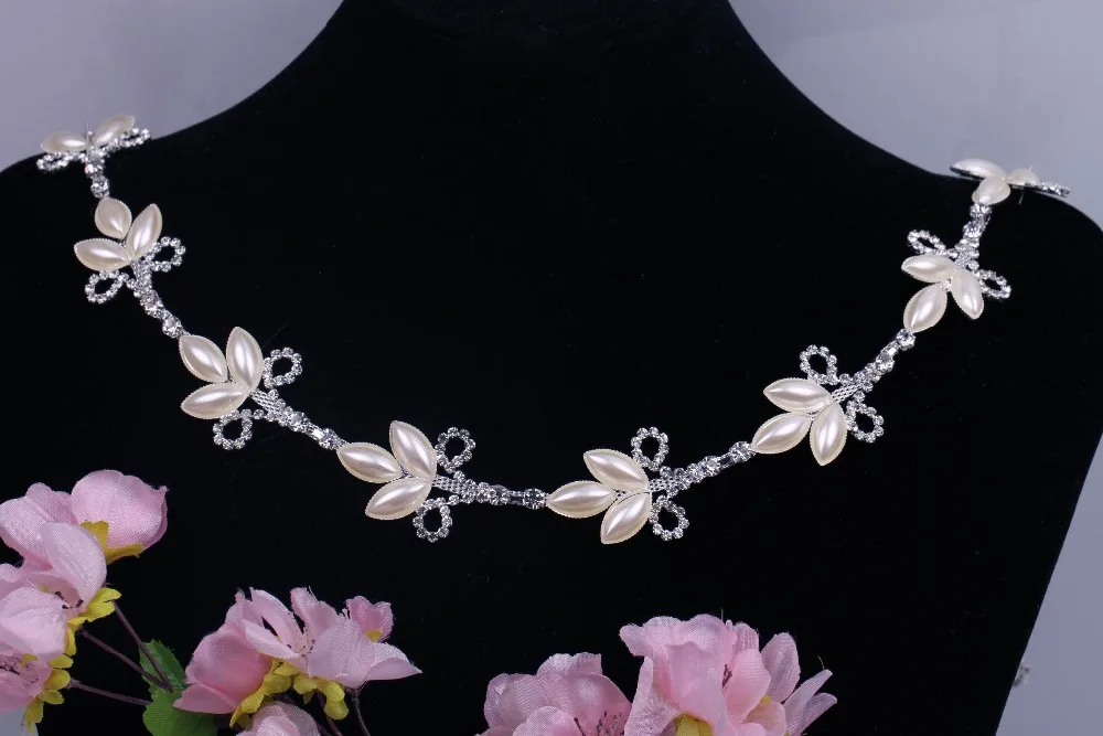 Free Shipping 5 yards Crystal Rhinestone Trim, Rhinestone Applique, Wedding Applique,Rhinestone Chain MALI068
Free Shipping 5 yards Crystal Rhinestone Trim, Rhinestone Applique, Wedding Applique,Rhinestone Chain MALI068