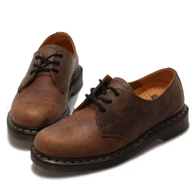 The new low-top Ms. has a bovine top layer of crazy horsehide vintage brown crack leather for men's shoes
The new low-top Ms. has a bovine top layer of crazy horsehide vintage brown crack leather for men's shoes