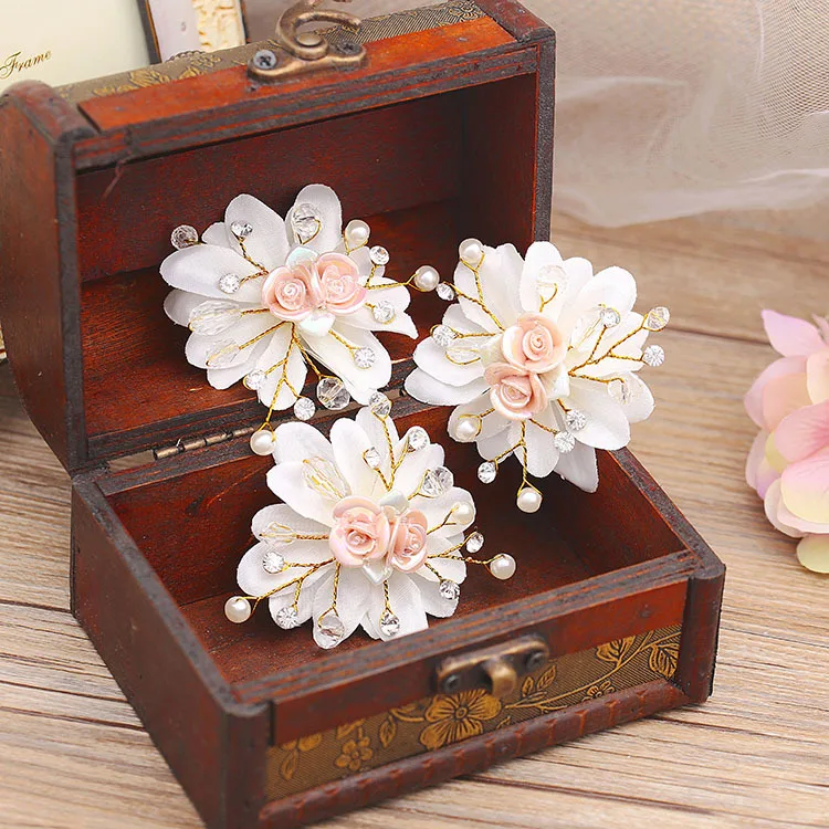 3pcslot clay flower handmade hair clip bride headdress flower hair ornament sweet fresh wedding hair jewelry crown
3pcslot clay flower handmade hair clip bride headdress flower hair ornament sweet fresh wedding hair jewelry crown