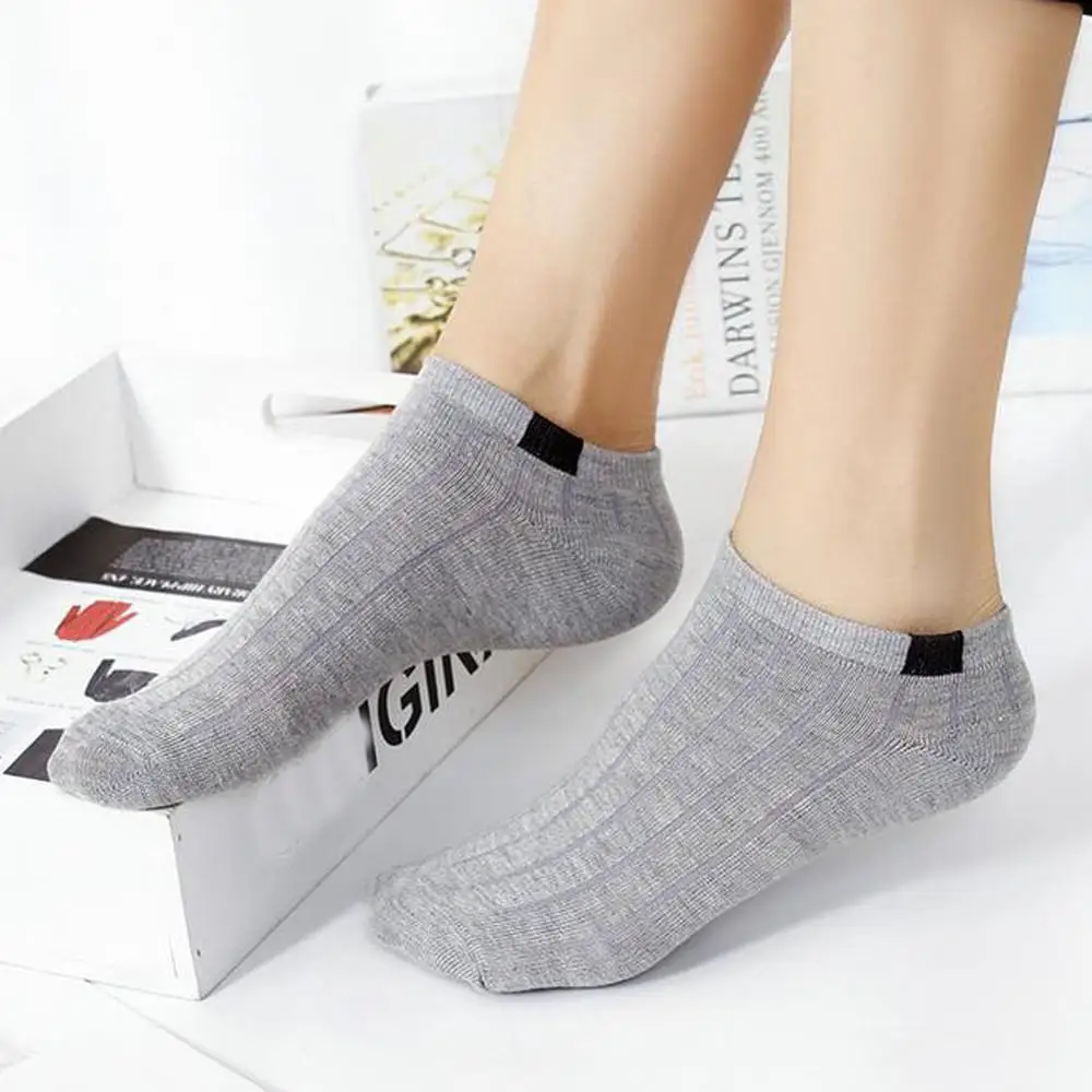 One Pair Cotton Socks Women Men Breathable Tripe Sports Short Ankle Socks Fashion Solid Color Invisible Non-Slip Boat Sock
One Pair Cotton Socks Women Men Breathable Tripe Sports Short Ankle Socks Fashion Solid Color Invisible Non-Slip Boat Sock