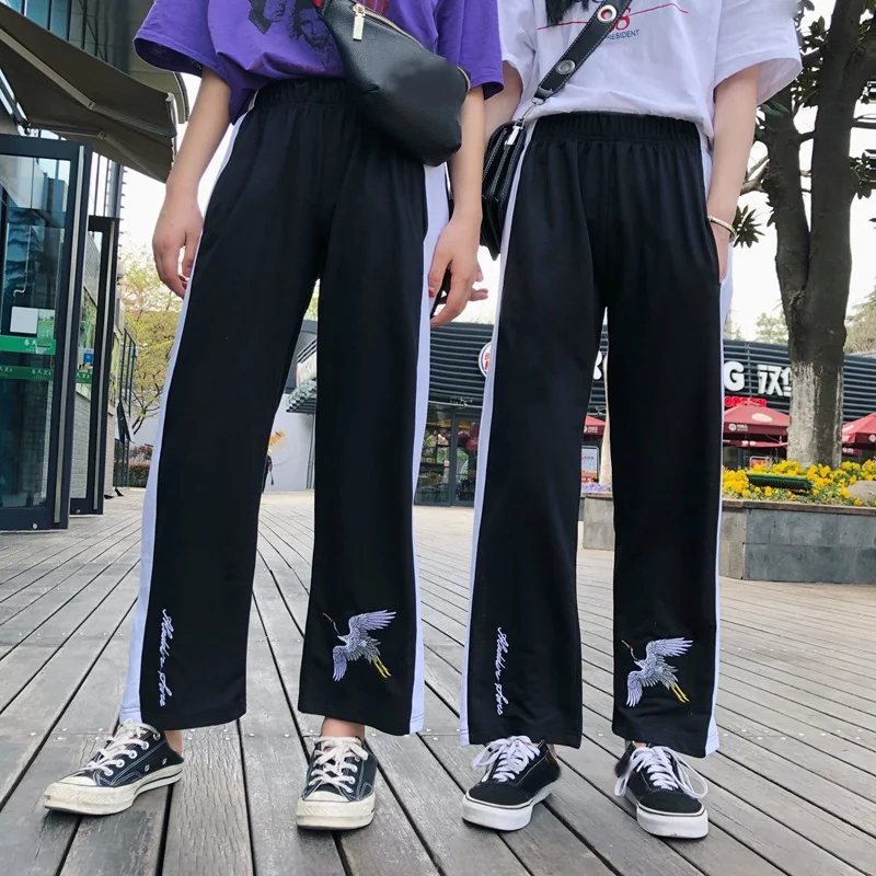 Spring new Korea summer ulzzang fashion crane embroidery nine pants sports leisure chic Harajuku wide leg high waist women pants
Spring new Korea summer ulzzang fashion crane embroidery nine pants sports leisure chic Harajuku wide leg high waist women pants